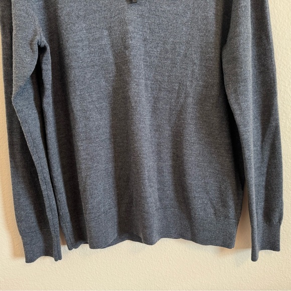 UNTUCKit Belguardo Gray 100% Extra Fine Merino Wool Men's Sweater Medium - Picture 5 of 13